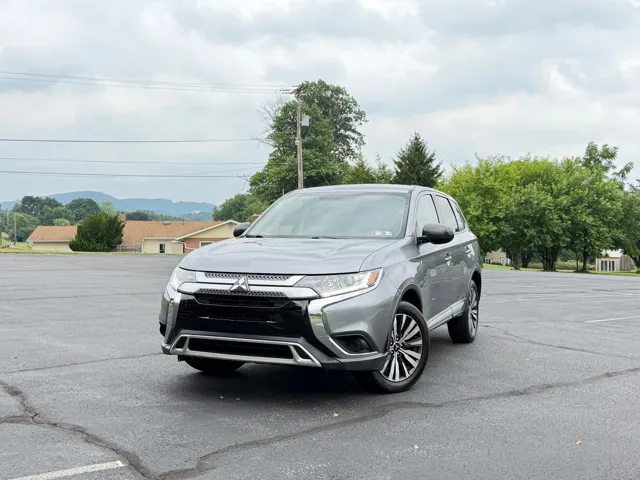 2019 Mitsubishi Outlander ES FWD photo