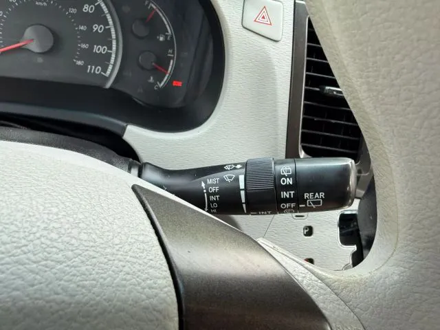 2014 Toyota Sienna L - Photo 14