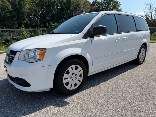 2017 Dodge Grand Caravan SE FWD photo