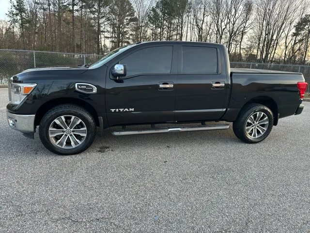 2017 Nissan Titan SL - Photo 6