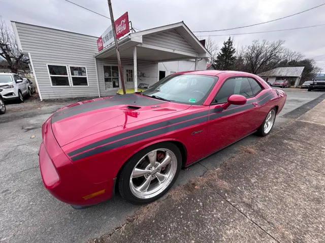 2011 Dodge Challenger R/T's photo