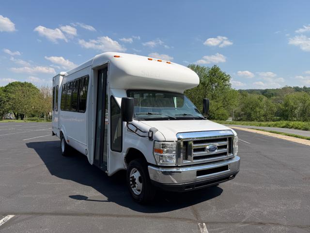 2013 Ford Econoline E450 Shuttle Bus