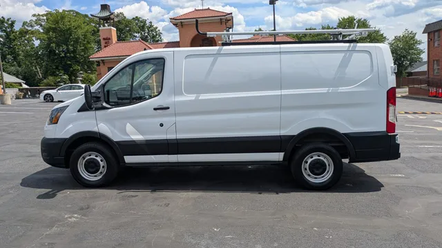 2022 Ford Transit's photo
