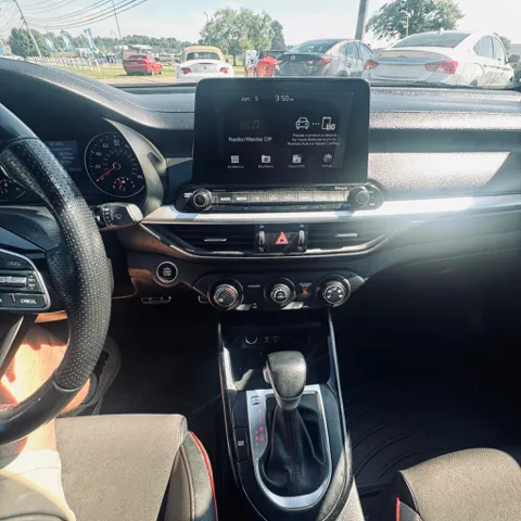 2021 Kia Forte GT - Photo 11