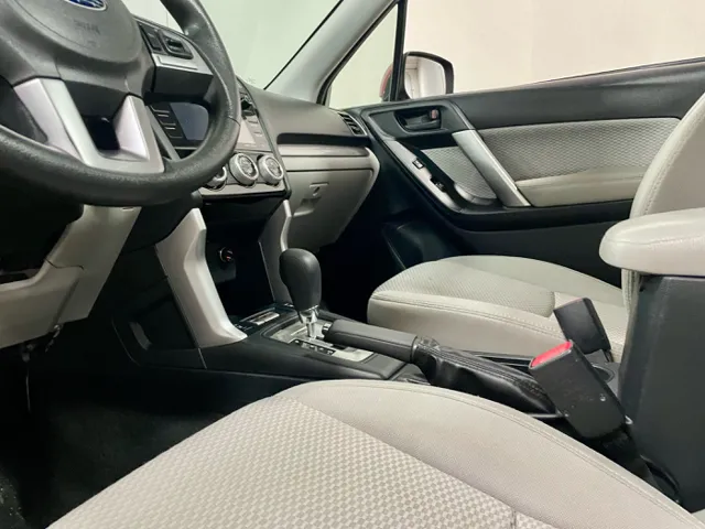 2017 Subaru Forester Premium photo 13