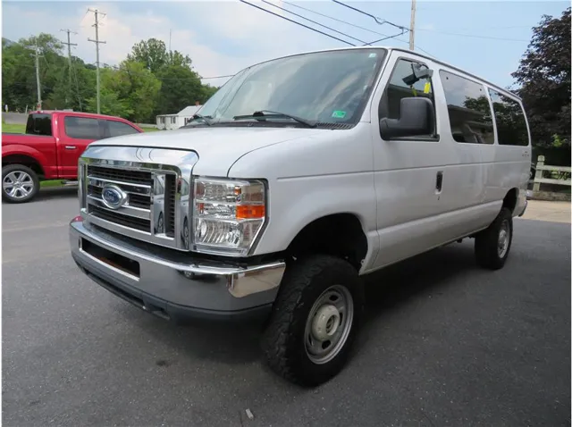 2013 Ford E-Series Econoline Wagon XLT