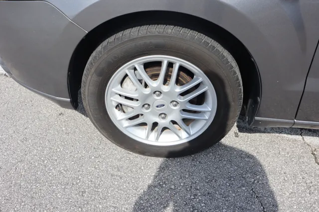 2010 Ford Focus SE - Photo 11