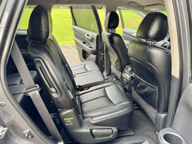 2019 Nissan Pathfinder SL - Photo 9
