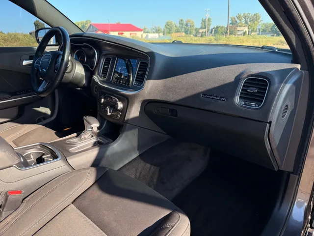 2018 Dodge Charger GT photo 3