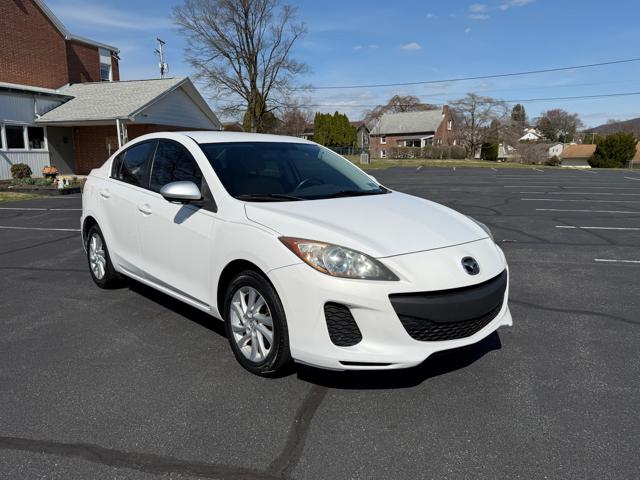 2012 Mazda MAZDA3 i Touring 4-Door