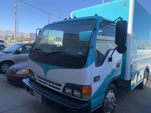 1999 GMC W4500's photo