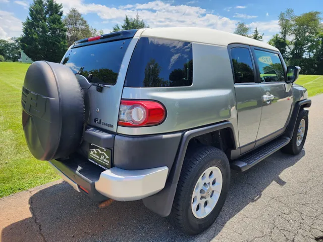 2012 Toyota FJ Cruiser Base photo 6
