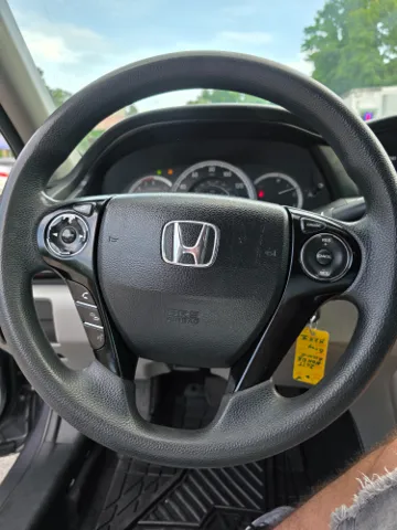 2017 Honda Accord LX - Photo 11
