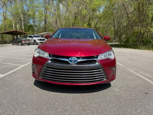 2016 Toyota Camry XLE Hybrid - Photo 18