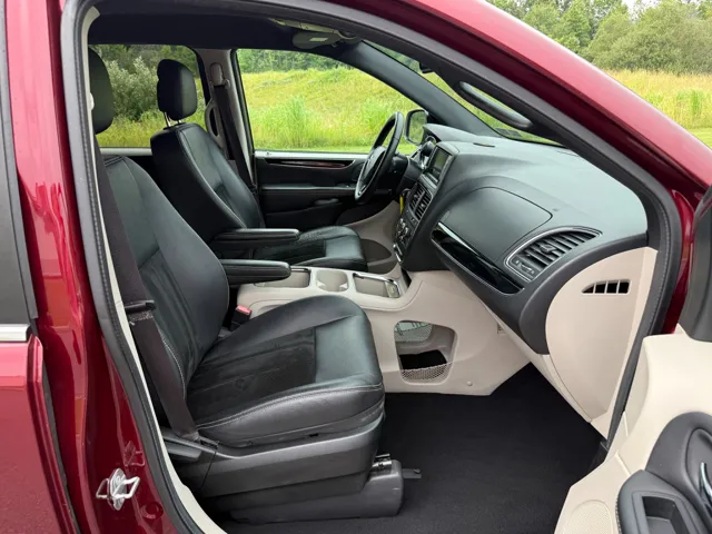 2017 Dodge Grand Caravan SXT - Photo 17