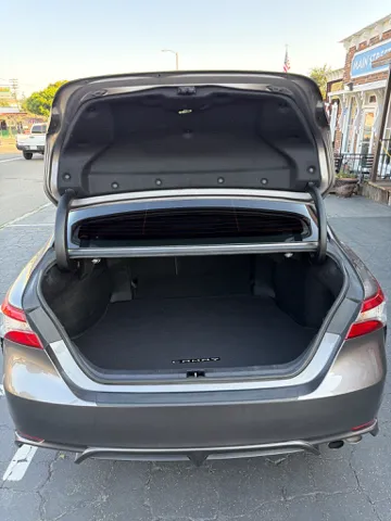 2019 Toyota Camry SE - Photo 12