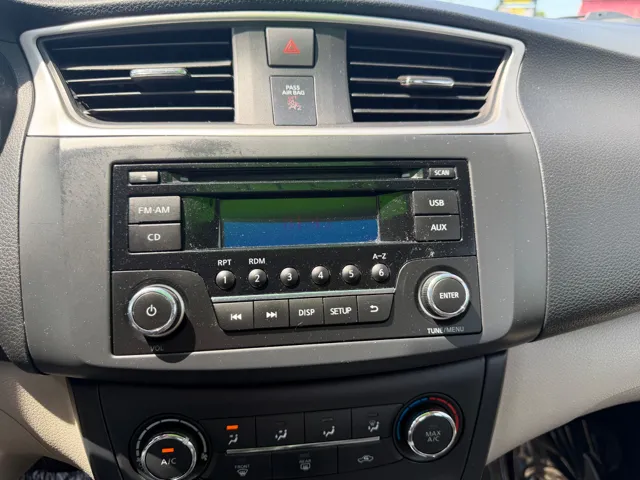 2017 Nissan Sentra S - Photo 7
