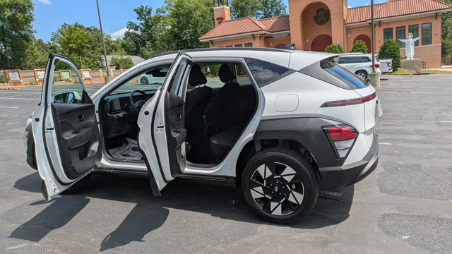 2025 Hyundai Kona SEL - Photo 15