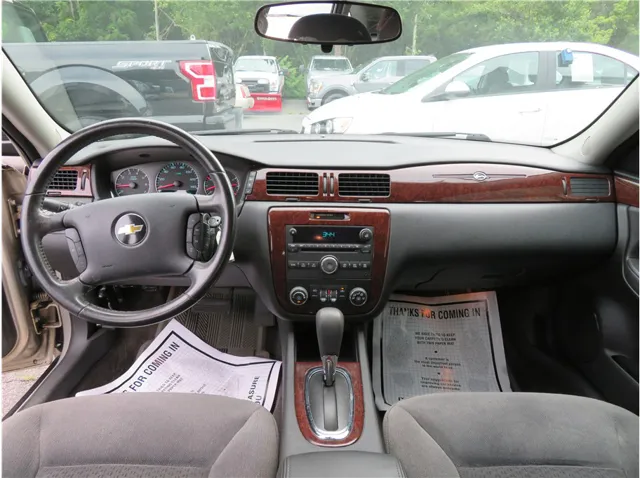 2011 Chevrolet Impala photo 2