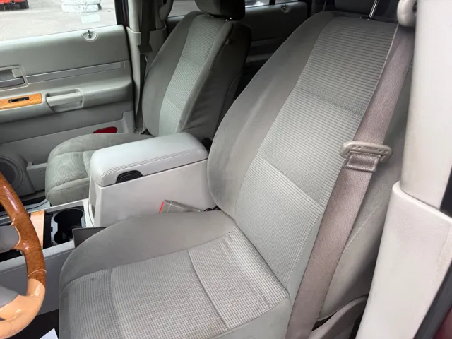 2009 Chrysler Aspen Limited - Photo 18