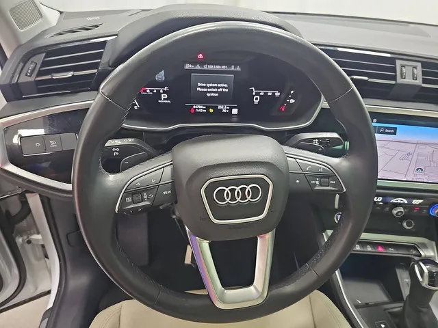 2022 Audi Q3 S line Plus 45 TFSI Premium photo 2