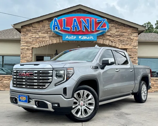 2023 GMC Sierra 4WD Crew Cab Short Box Denali's photo