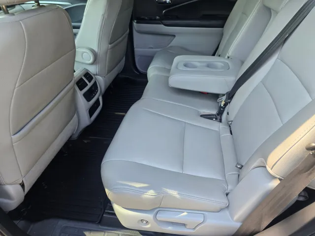 2017 Honda Pilot EX-L - Photo 9