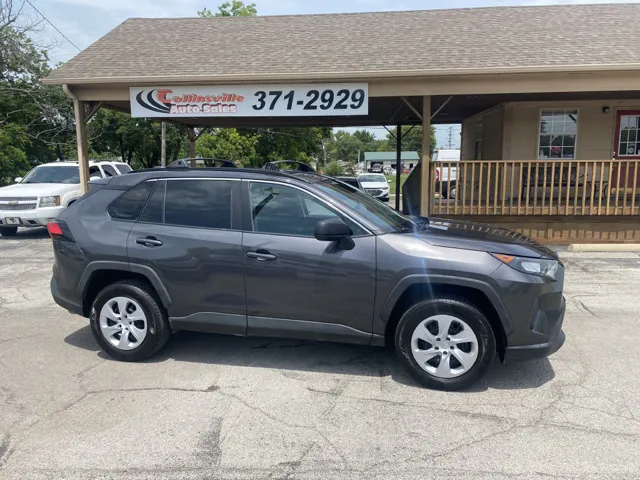 2019 Toyota RAV4 LE AWD photo