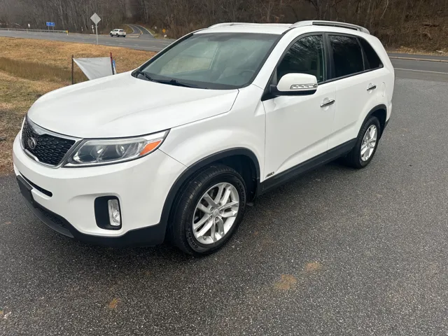 2015 Kia Sorento LX's photo