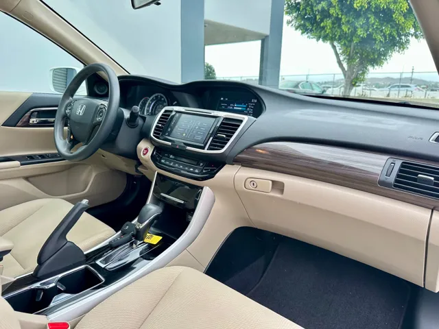 2017 Honda Accord EX - Photo 43