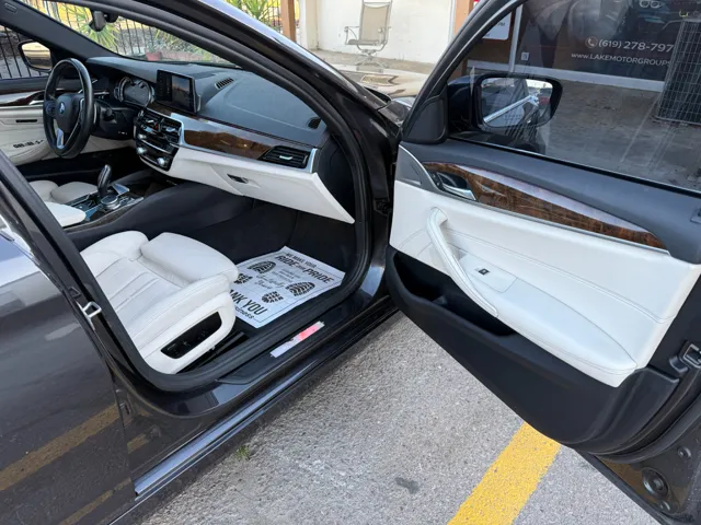 2017 BMW 5 Series 530i - Photo 23