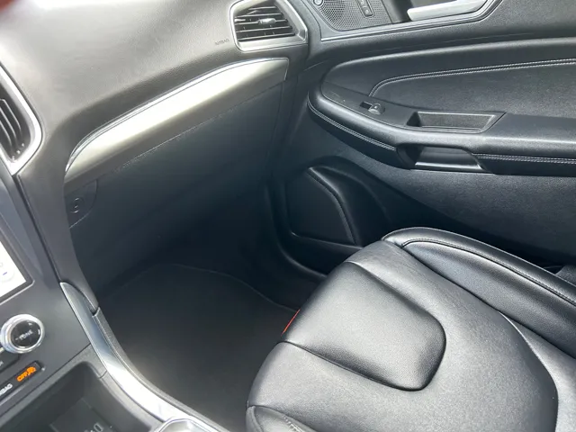 2022 Ford Edge Titanium - Photo 13