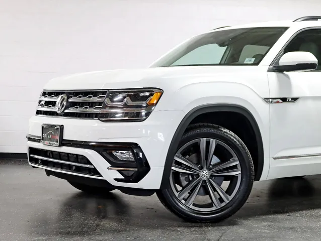 2020 Volkswagen Atlas SE photo 2