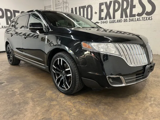 2010 Lincoln MKT Base