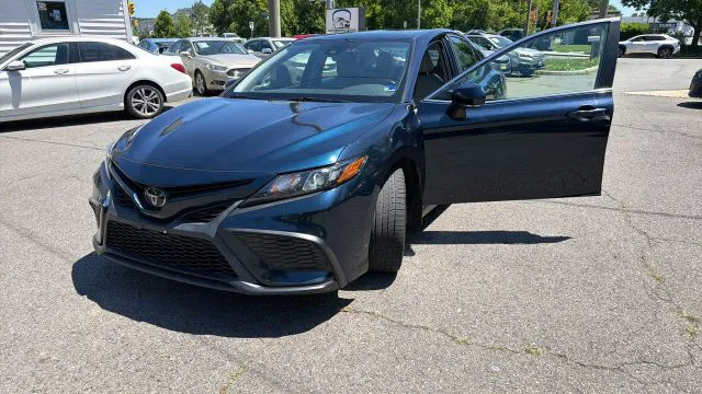 2021 Toyota Camry 2.5 Auto SE's photo