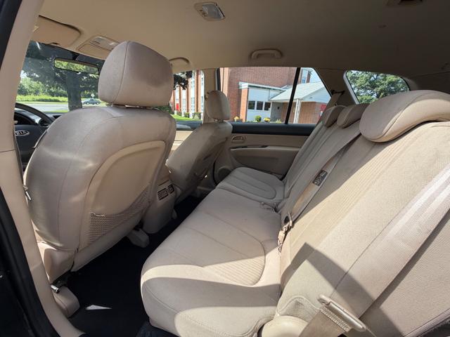 2009 Kia Rondo LX