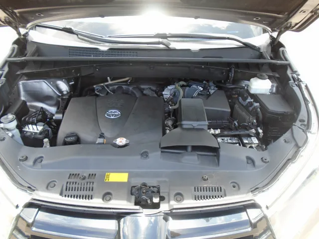 2019 Toyota Highlander SE - Photo 12