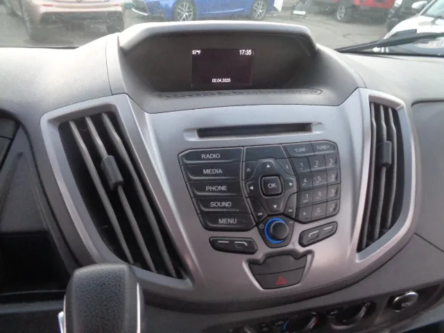 2019 Ford Transit Passenger Van XLT - Photo 18