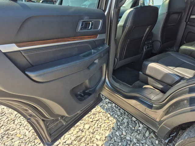 2017 Ford Explorer Limited - Photo 10