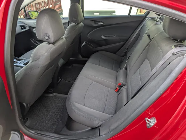 2017 Chevrolet Cruze LT - Photo 12