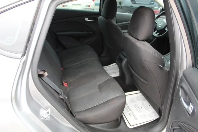 2016 Dodge Dart SE - Photo 18