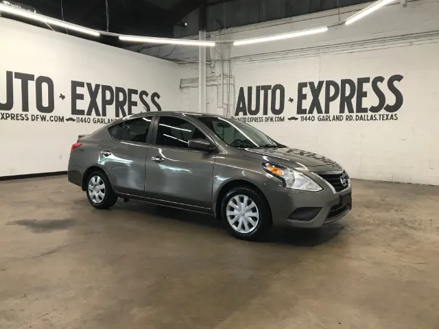 2016 Nissan Versa 1.6 SV CVT's photo