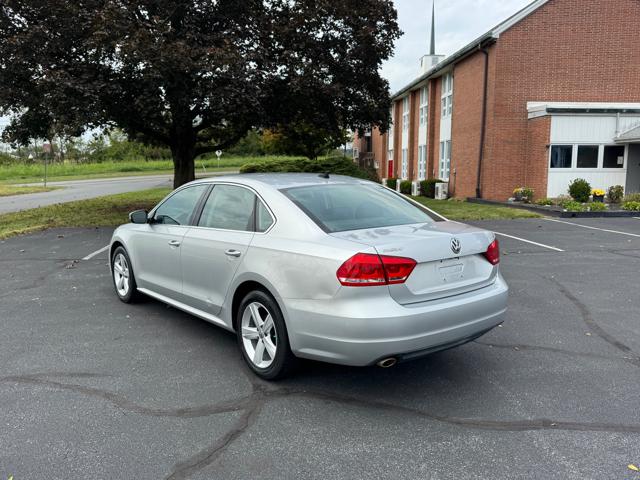2015 Volkswagen Passat TDI SE 6M w/ Sunroof