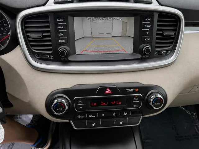 2019 Kia Sorento LX - Photo 19