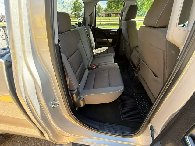 2017 Chevrolet Silverado 1500 LT - Photo 19