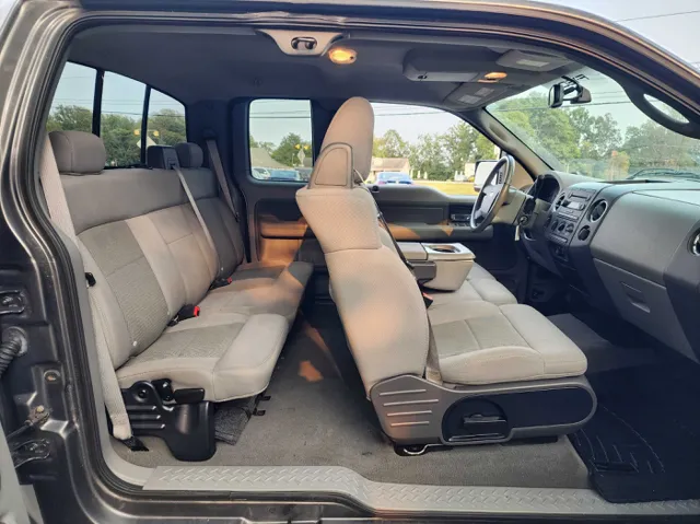 2006 Ford F-150 XLT photo 13
