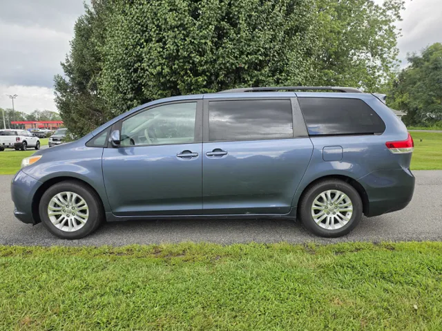 2014 Toyota Sienna XLE