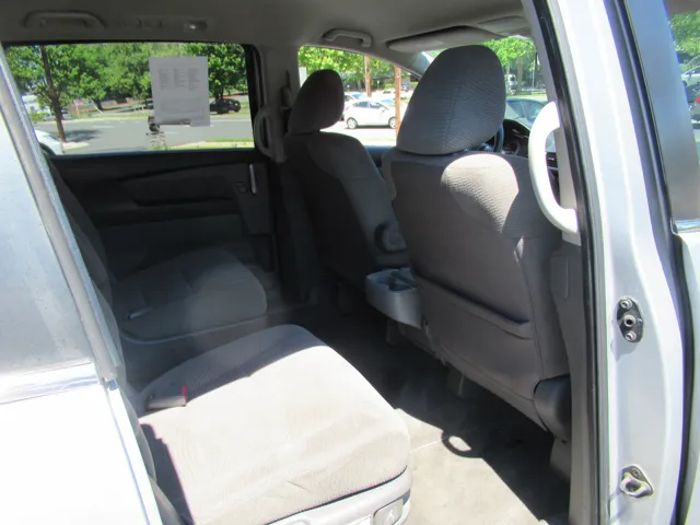 2013 Honda Odyssey LX - Photo 19