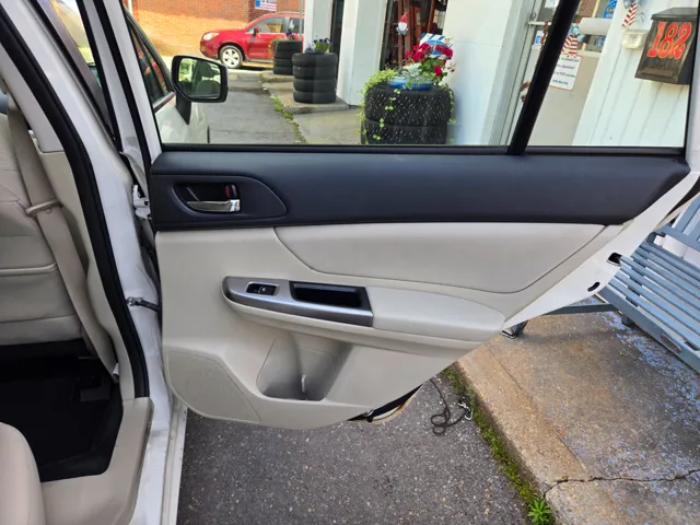 2015 Subaru Impreza Premium - Photo 32