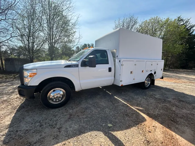 2012 Ford F-350 Super Duty Chassis Cab